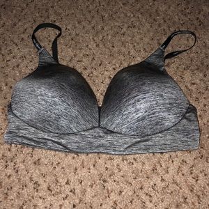 Daisy Fuentes Bra 36D